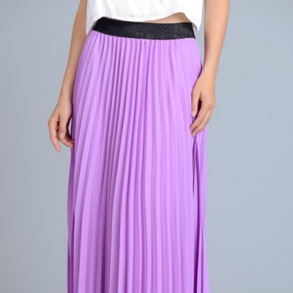 LAST 1! Gorgeous lavender pleated maxi skirt - Picture 4 of 4